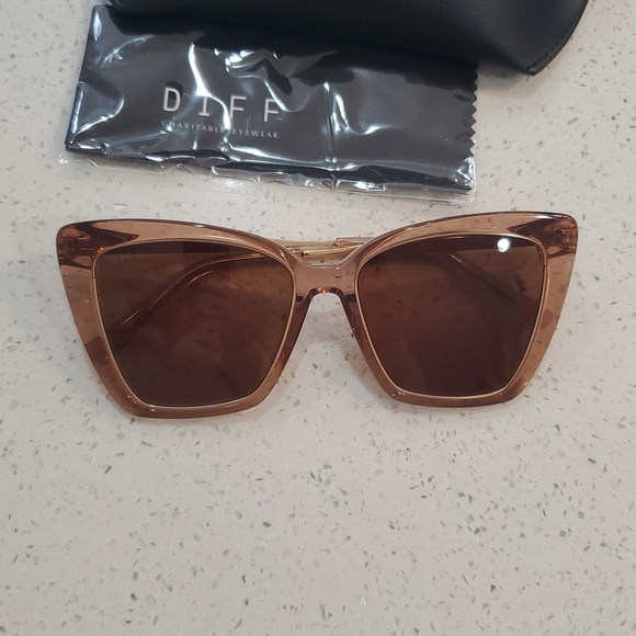 Diff Eyewear Tan Sunglasses main image 4